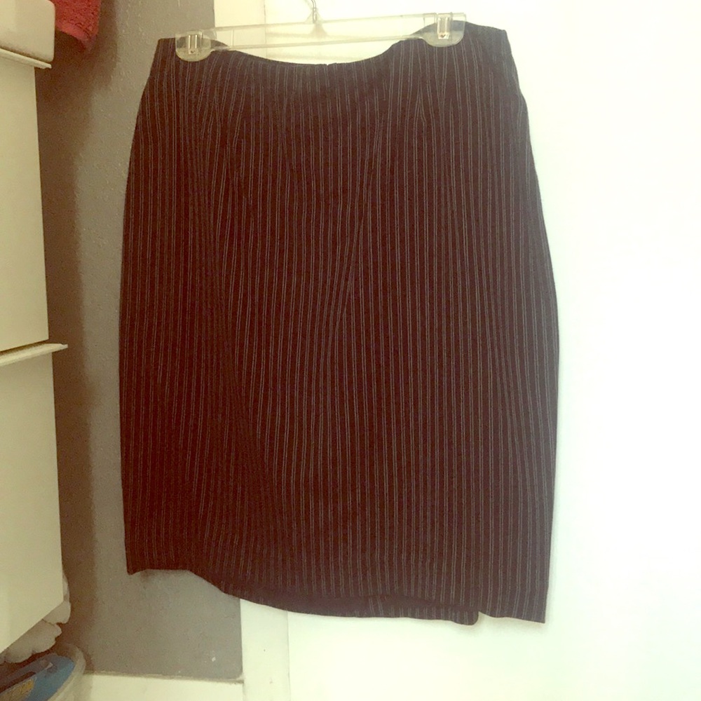 Ellen tracy skirt pinstripes black